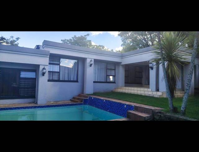 6 BEDROOM HOUSE FOR SALE IN NOORDHEUWEL